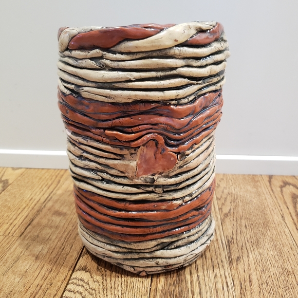 Cool unique clay vase - Picture 2 of 6